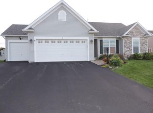 8 Sedgley Park, West Henrietta, NY 14586