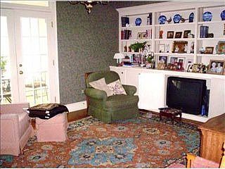 4th image of 322 Lancaster Sq #1