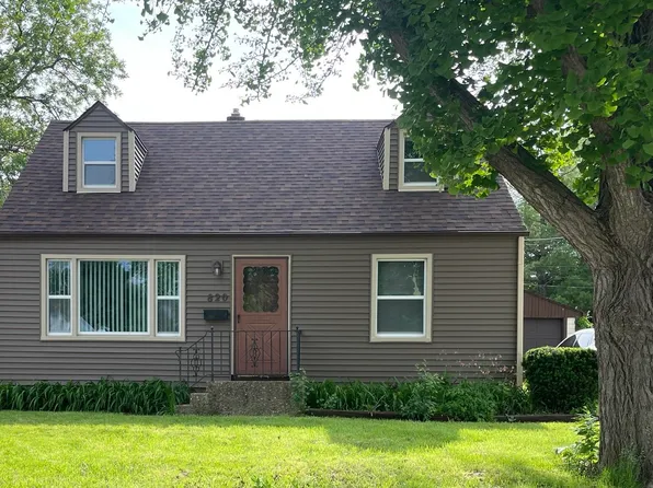 820 Sheridan Dr, Loves Park, IL 61111