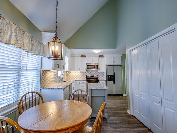 5th image of 1215 Porter Place