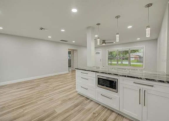 5th image of 1408 Palmetto St