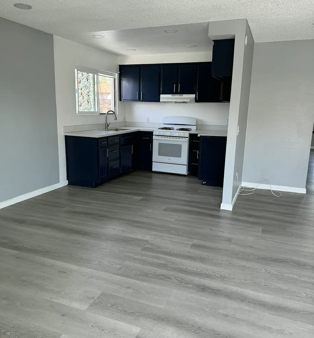 2 bed, 900 sqft, $2,000 — Photo 1