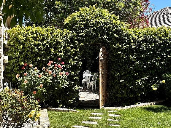 5th image of 936 Granger Farm Way