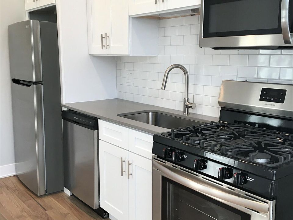 1st image of 358 W Dickens Ave #2W