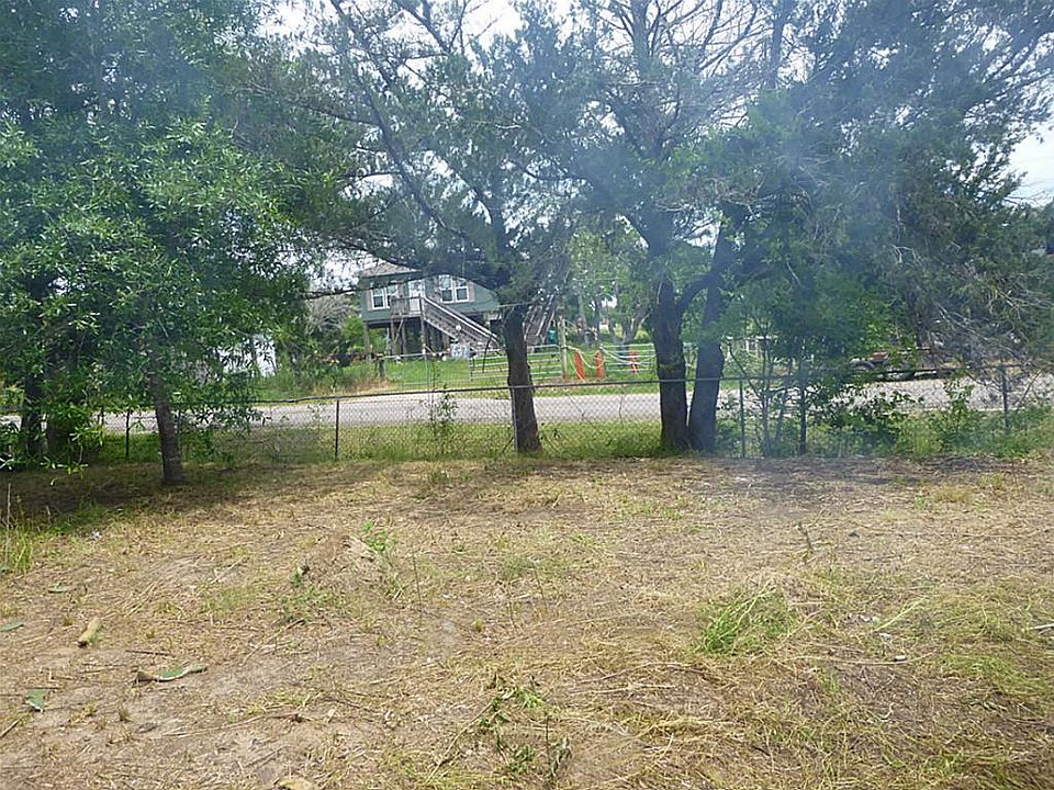1st image of 644 Troy St