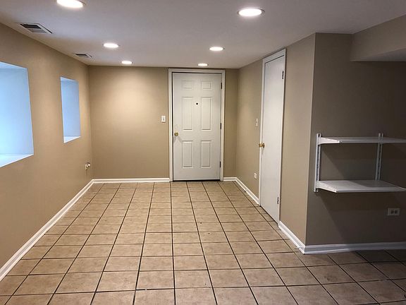 3rd image of 4335 N Sacramento Ave #G