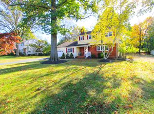 5 Bedford Dr, Ewing, NJ 08628