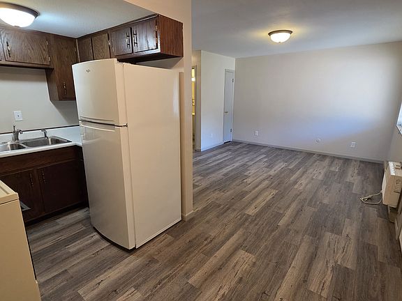 4th image of 801 E Clinton St #12