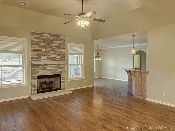 5th image of 11526 S 261st East Ave