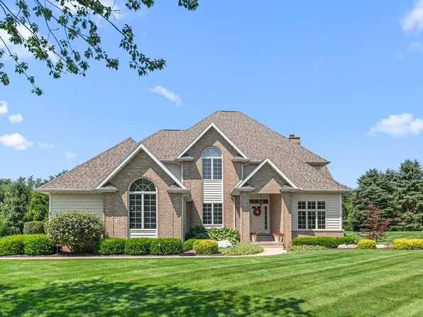 592 Shatz Dr, Valparaiso, IN 46385