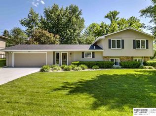 8525 N Pratt St, Omaha, NE 68134