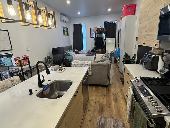Gas range, dishwasher, garbage disposal, pot filler, microwave