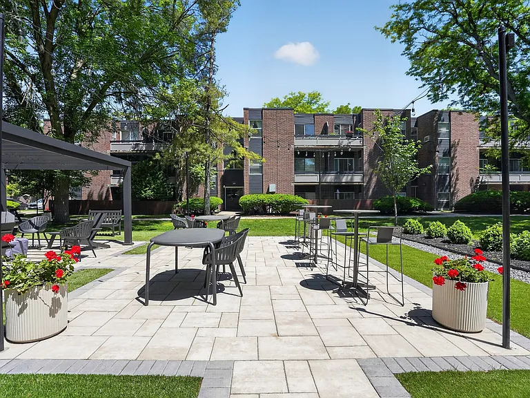 Eagle Rock Apartments and Townhomes at Brighton offers a stunning outdoor oasis with beautifully landscaped grounds and inviting seating areas. Perfect for relaxation or social gatherings, this space is ideal for your next home. Explore your possibilities