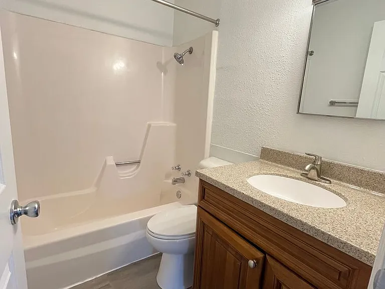 3304 S Kiwanis Ave — Photo 49