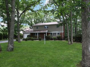 187 Oakfield Ave, Dix Hills, NY 11746