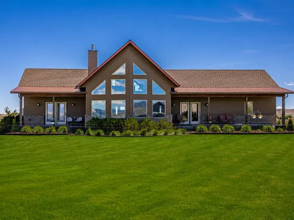 17 Patriot Dr, Cody, WY 82414