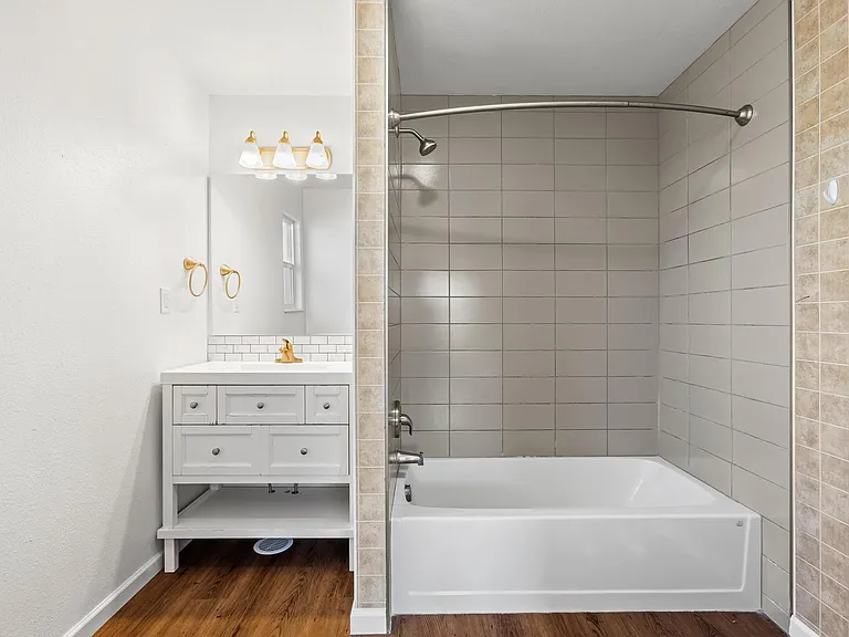 703 S Phillippi St #3 — Photo 8