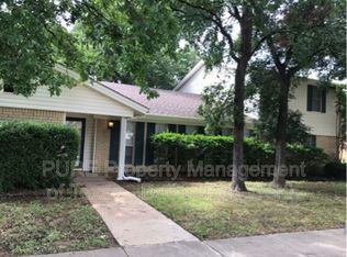 800 Queens Way, Bedford, TX 76021
