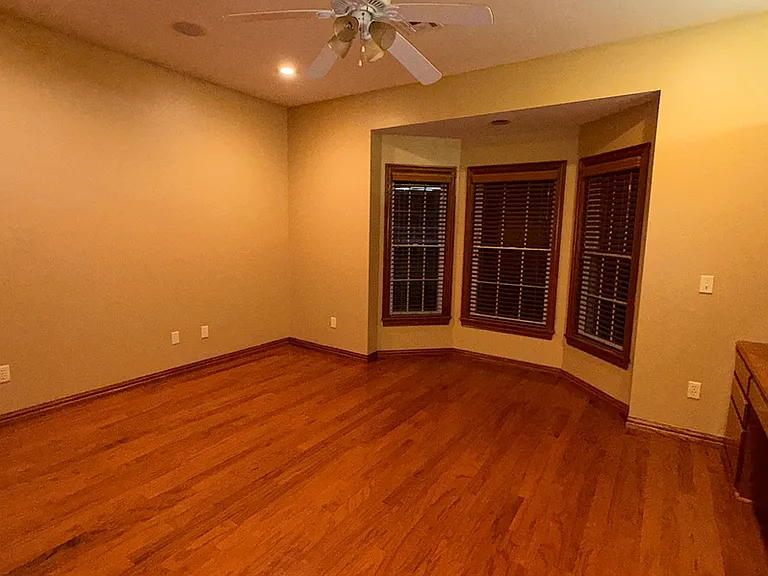 599 S Main St — Photo 13