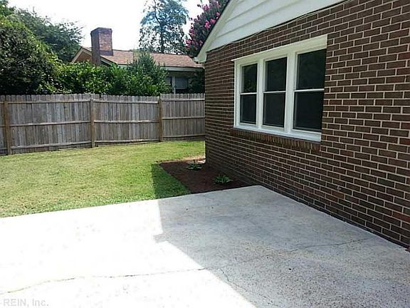 5th image of 295 Malden Ln