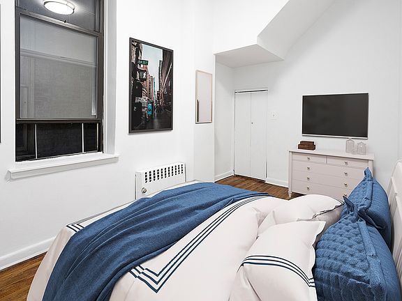 3rd image of 201 W 91st St APT 1B