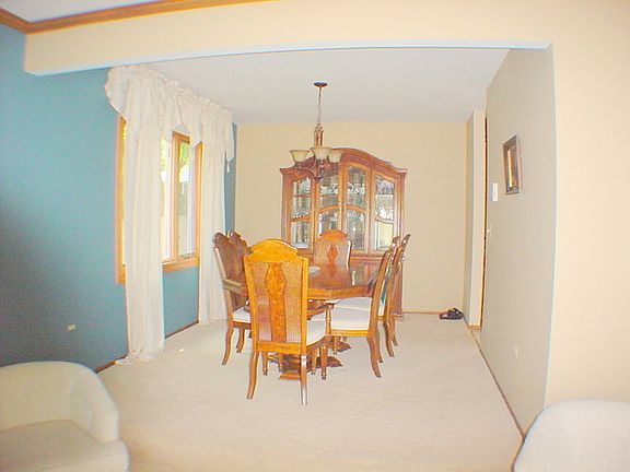 3rd image of 920 Apple Dr