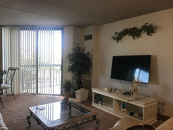 5th image of 935 Ocean Ave APT 300