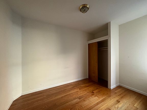 5th image of 517 W 111th St #5R