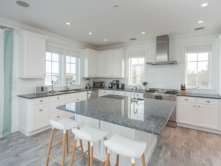 1025 Flying Point Rd — Photo 12