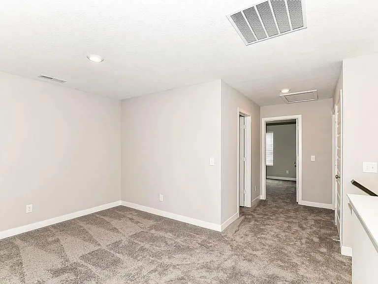 1936 Rowena Ln — Photo 29