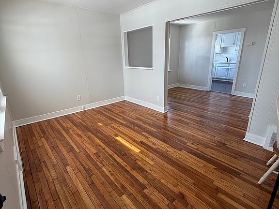 2nd image of 516 Orchard Ave