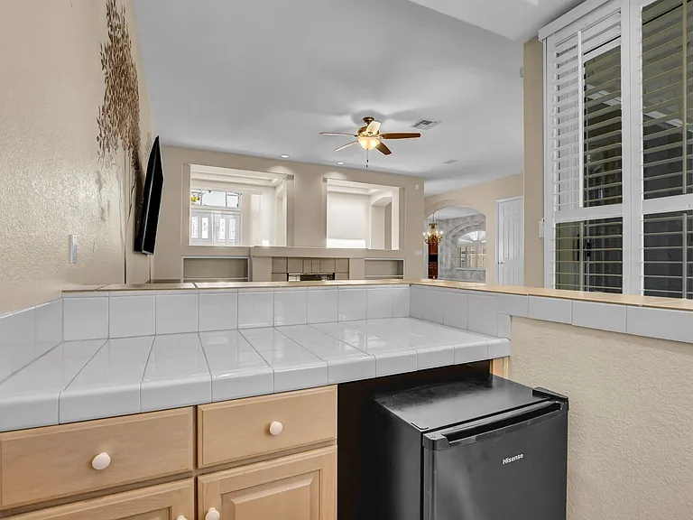 9101 Crystal Lake Ct — Photo 25