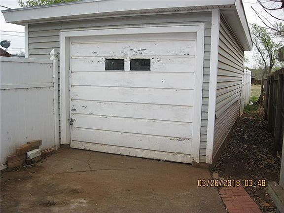 4th image of 518 N Main St