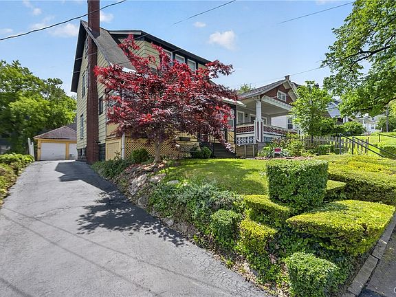 2nd image of 207 Parkway Dr