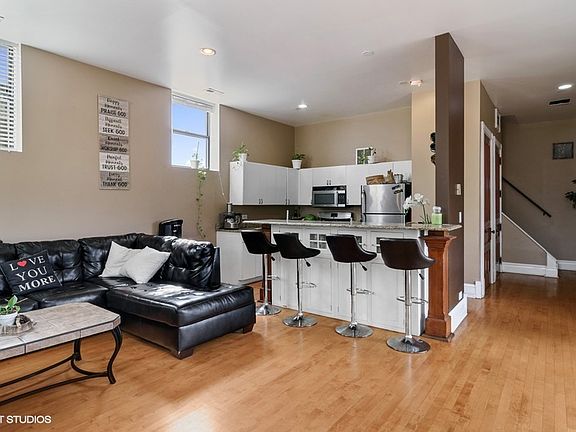 3rd image of 3713 Grand Blvd Unit 9