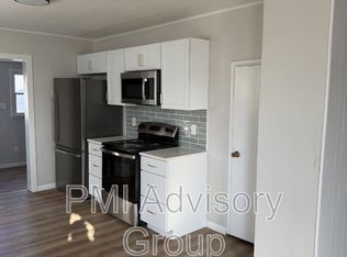 1275 SW Mulvane St, Topeka, KS 66604