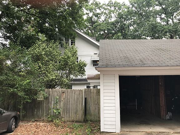 5th image of 1222 Lake Dr SE