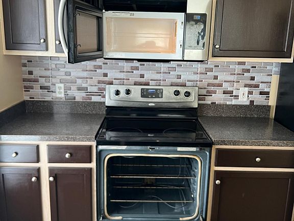 5th image of 4815 Greenvale Cir