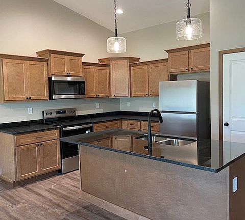 3rd image of 220 Lakeside Dr #220