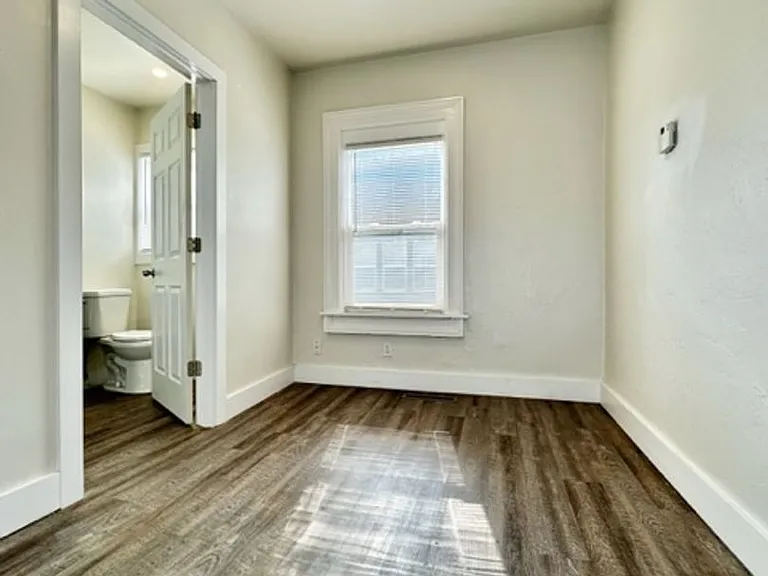 715 Pine St — Photo 12