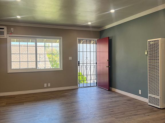 4th image of 6340 Pierce Ave #6
