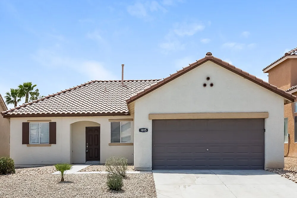 3 bed, 2.0 bath, 1326 sqft, $2,850 — Photo 1