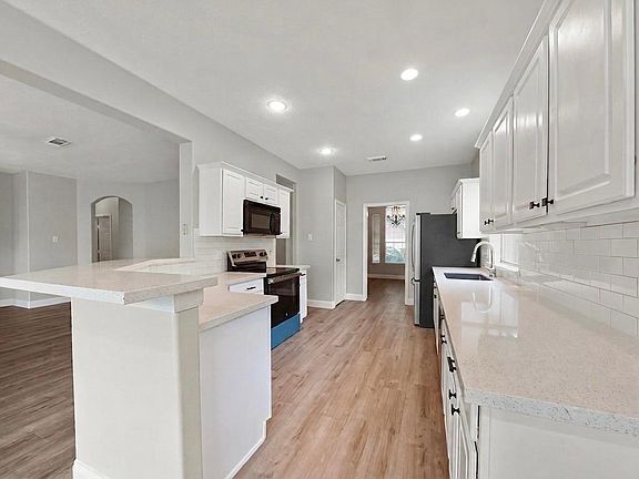 3rd image of 4414 Casey Cir