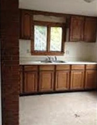 2nd image of 8 Milk St #2