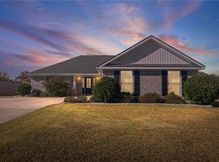21687 Bartlett Ln, Robertsdale, AL 36567