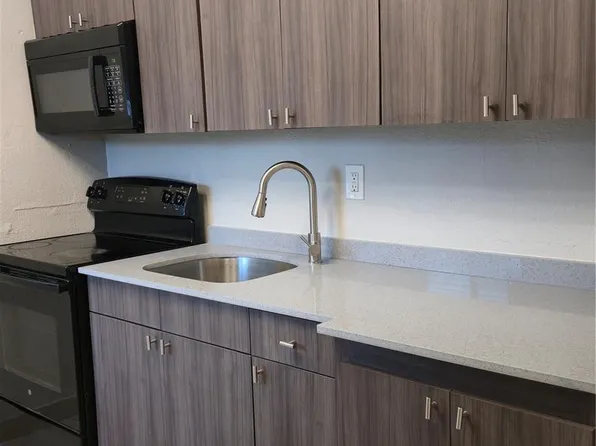 360 NW 8th St APT 8, Pompano Beach, FL 33060