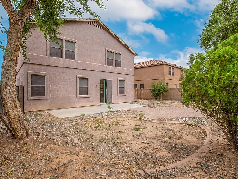 3209 W Saint Catherine Ave — Photo 43