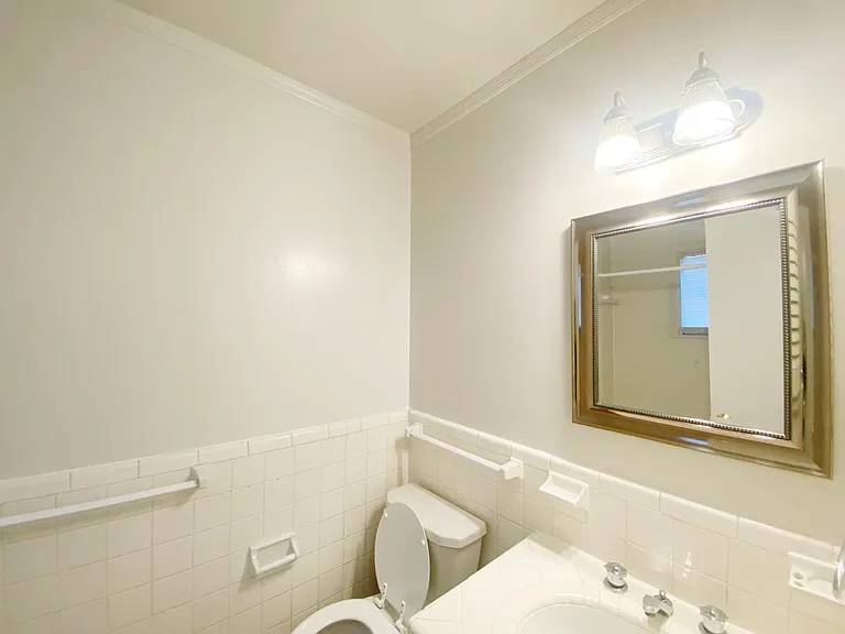 Somerset Apartments — Photo 24