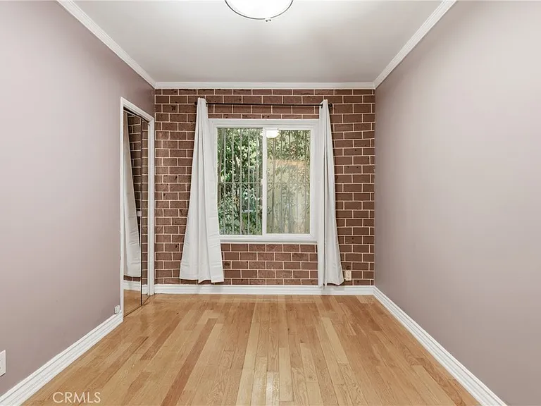 238 S Detroit St — Photo 17
