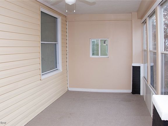 4th image of 1093 Wilbur Ave